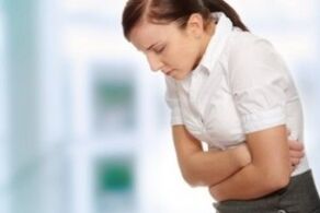 La constipation chez une femme est un symptôme de la présence de parasites